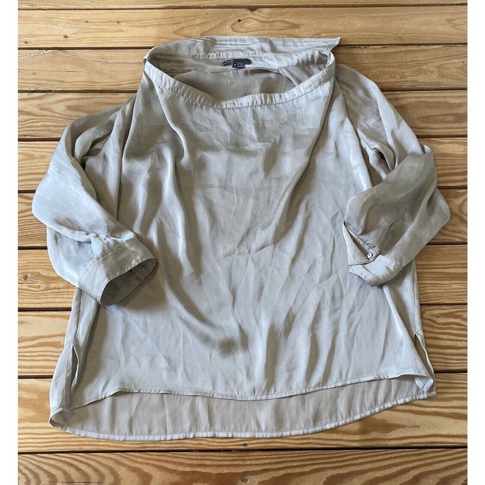 Vince Silky Blouse Size 2 Medium Women’s Beige Pullover